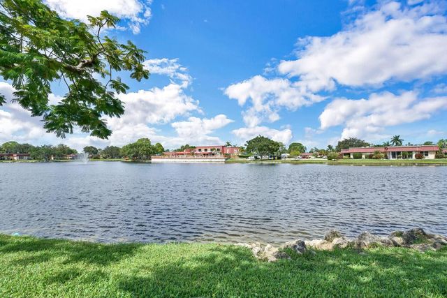 701 Laconia Circle B, Lake Worth, FL 33467