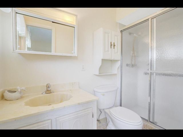 701 Laconia Circle B, Lake Worth, FL 33467