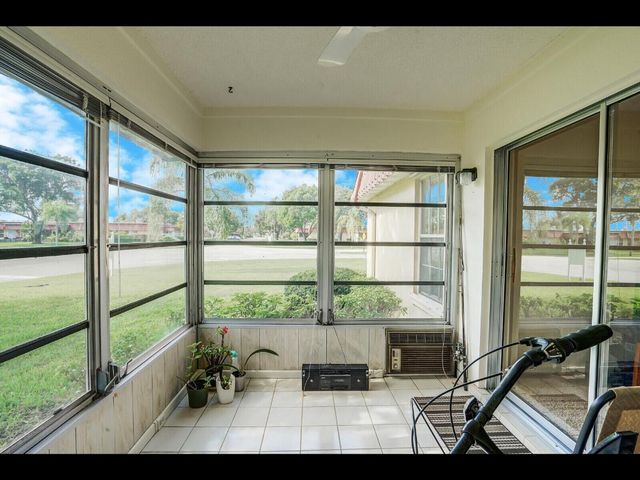 701 Laconia Circle B, Lake Worth, FL 33467