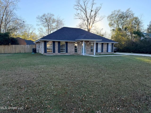 103 Greenbriar Lane, Carriere, MS 39426