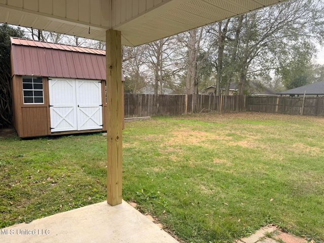 103 Greenbriar Lane, Carriere, MS 39426