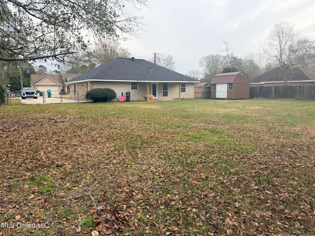 103 Greenbriar Lane, Carriere, MS 39426