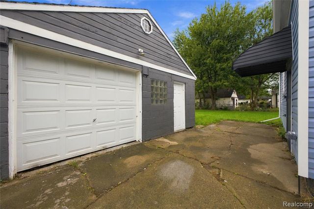 11420 Maxwell Avenue, Warren, MI 48089