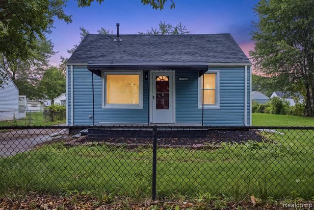 11420 Maxwell Avenue, Warren, MI 48089