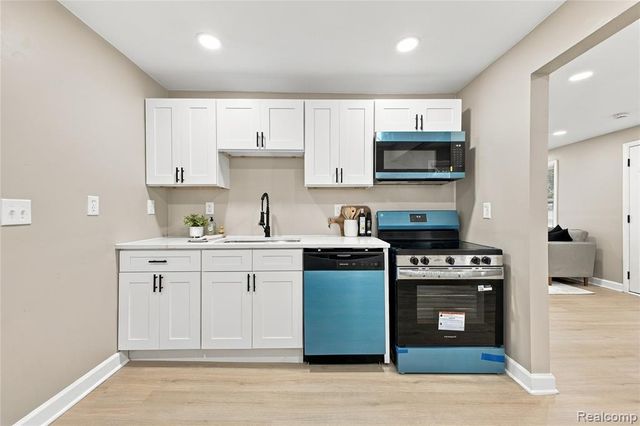 11420 Maxwell Avenue, Warren, MI 48089