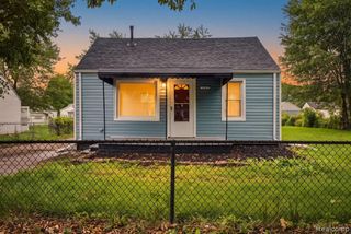 11420 Maxwell Avenue, Warren, MI 48089