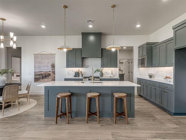 16033 Navarra Way, Oklahoma City, OK 73170