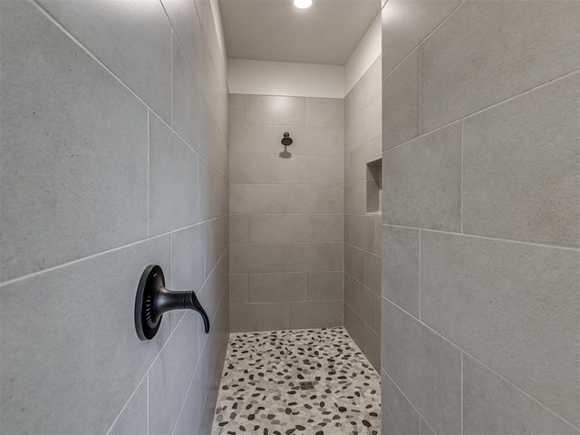 16033 Navarra Way, Oklahoma City, OK 73170