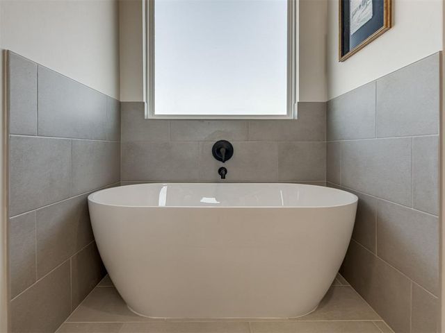 16033 Navarra Way, Oklahoma City, OK 73170