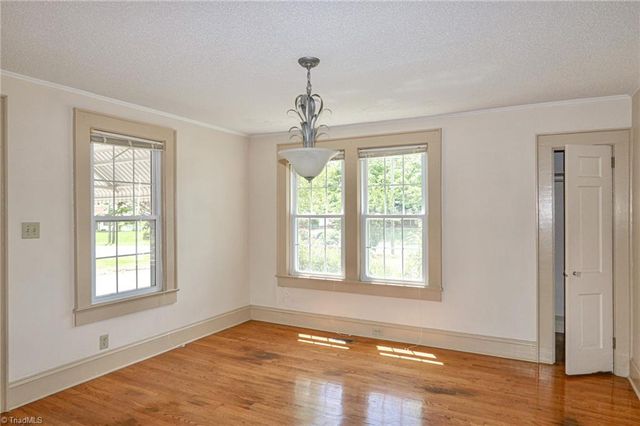 2036 1St SW Avenue, Hickory, NC 28602