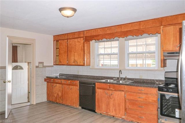 2036 1St SW Avenue, Hickory, NC 28602