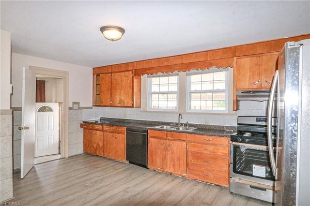 2036 1St SW Avenue, Hickory, NC 28602