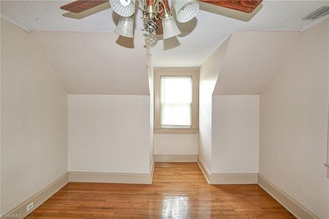 2036 1St SW Avenue, Hickory, NC 28602