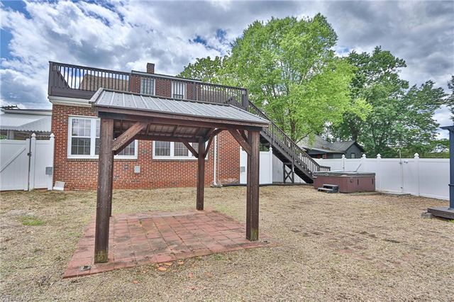 2036 1St SW Avenue, Hickory, NC 28602