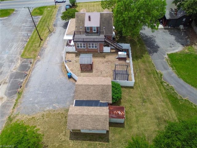 2036 1St SW Avenue, Hickory, NC 28602