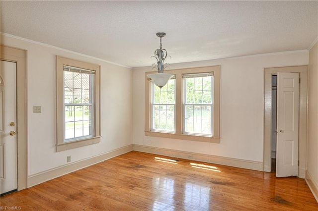 2036 1St SW Avenue, Hickory, NC 28602