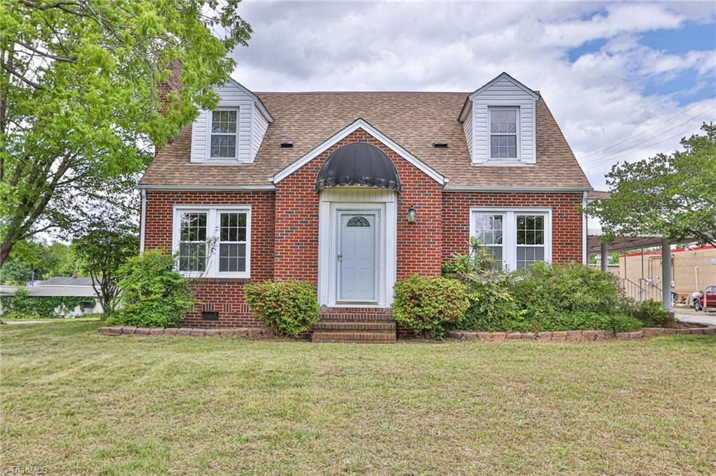 2036 1St SW Avenue, Hickory, NC 28602