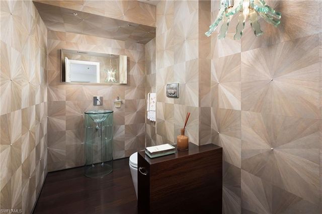 450 10th AVE S, Naples, FL 34102