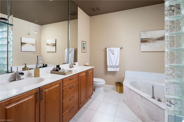 450 10th AVE S, Naples, FL 34102