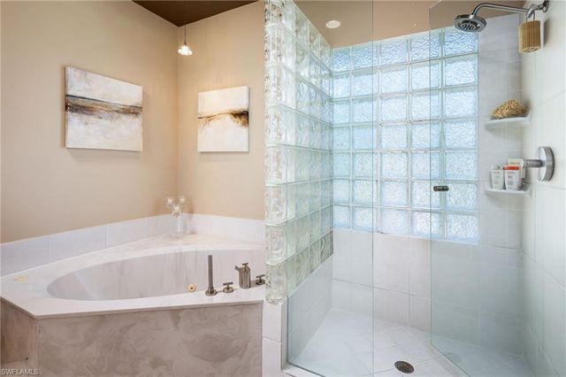 450 10th AVE S, Naples, FL 34102