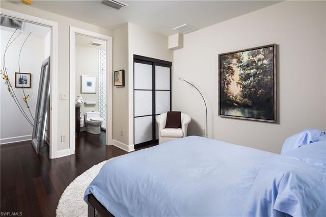 450 10th AVE S, Naples, FL 34102