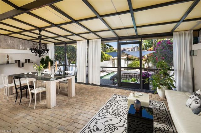 450 10th AVE S, Naples, FL 34102