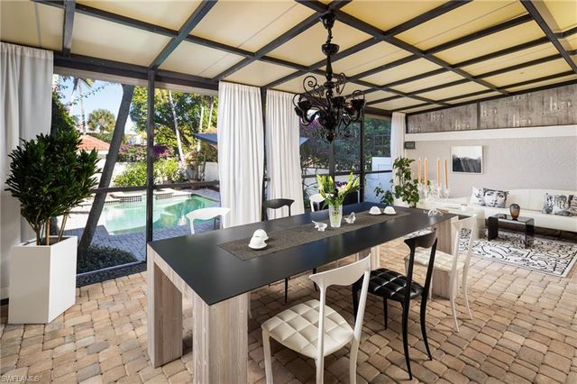 450 10th AVE S, Naples, FL 34102