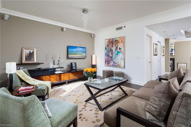 450 10th AVE S, Naples, FL 34102