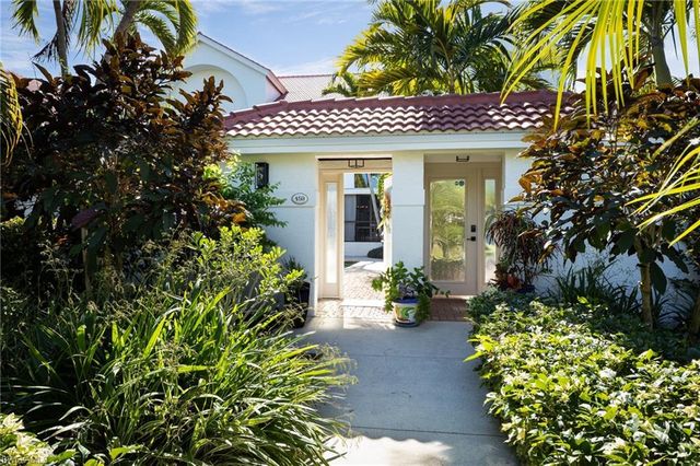 450 10th AVE S, Naples, FL 34102