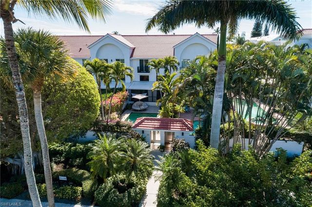 450 10th AVE S, Naples, FL 34102