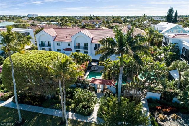 450 10th AVE S, Naples, FL 34102