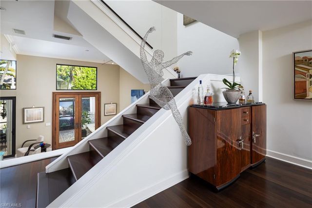 450 10th AVE S, Naples, FL 34102