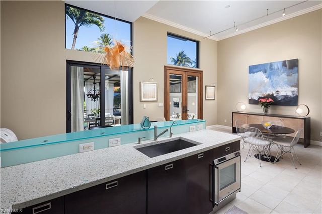 450 10th AVE S, Naples, FL 34102