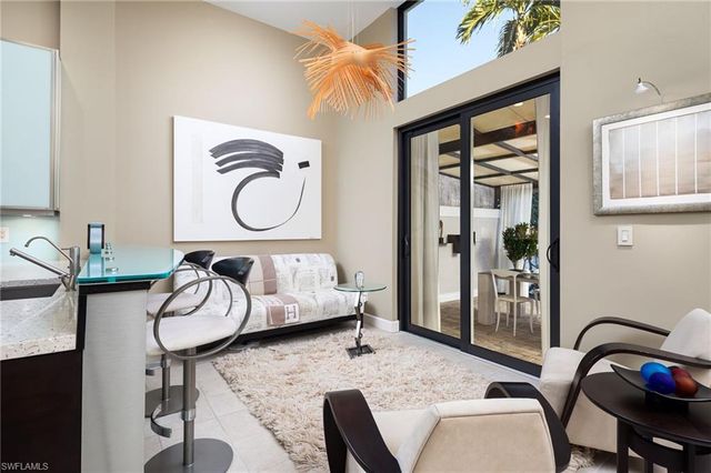 450 10th AVE S, Naples, FL 34102