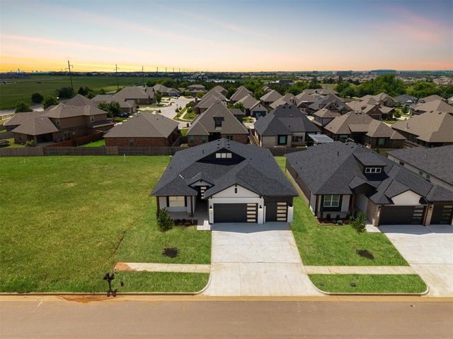 7112 NW 154th Street, Edmond, OK 73013