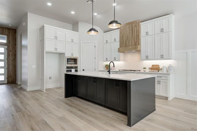 7112 NW 154th Street, Edmond, OK 73013