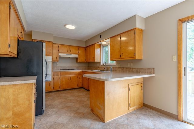 2420 Eastwood Avenue, Akron, OH 44305