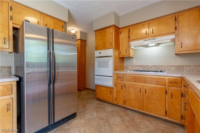 2420 Eastwood Avenue, Akron, OH 44305