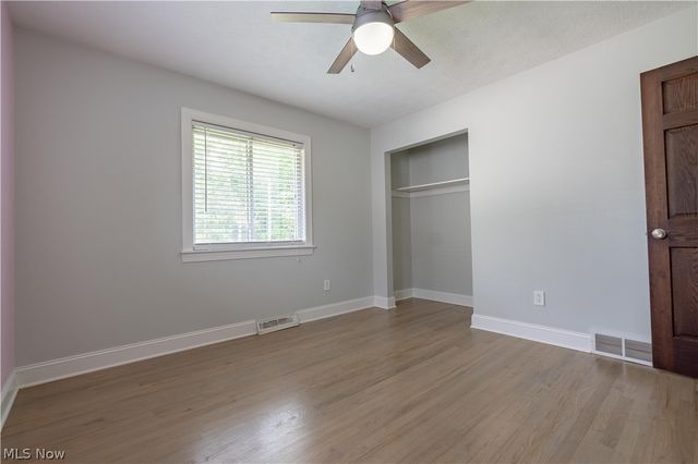 2420 Eastwood Avenue, Akron, OH 44305