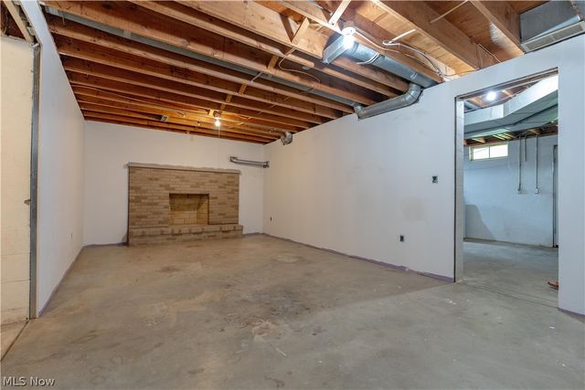 2420 Eastwood Avenue, Akron, OH 44305