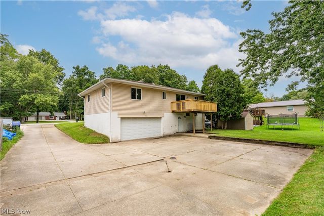 2420 Eastwood Avenue, Akron, OH 44305