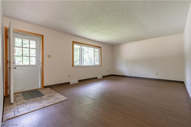 2420 Eastwood Avenue, Akron, OH 44305