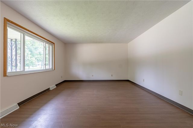 2420 Eastwood Avenue, Akron, OH 44305
