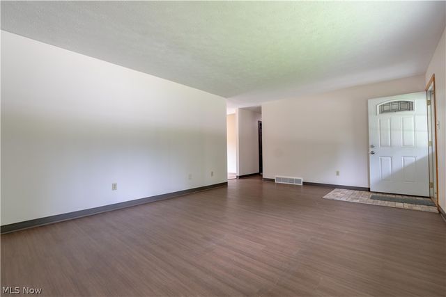 2420 Eastwood Avenue, Akron, OH 44305
