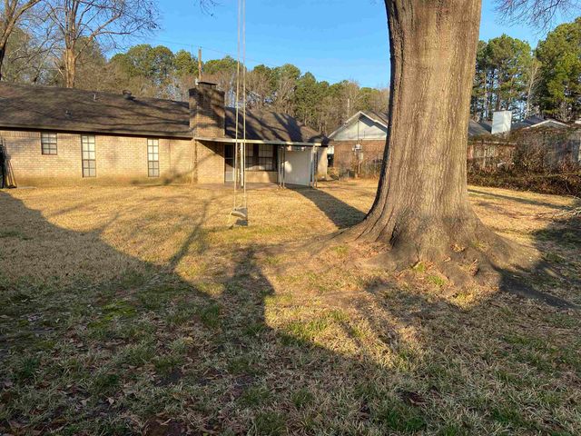 904 Victoria Dr., Longview, TX 75604