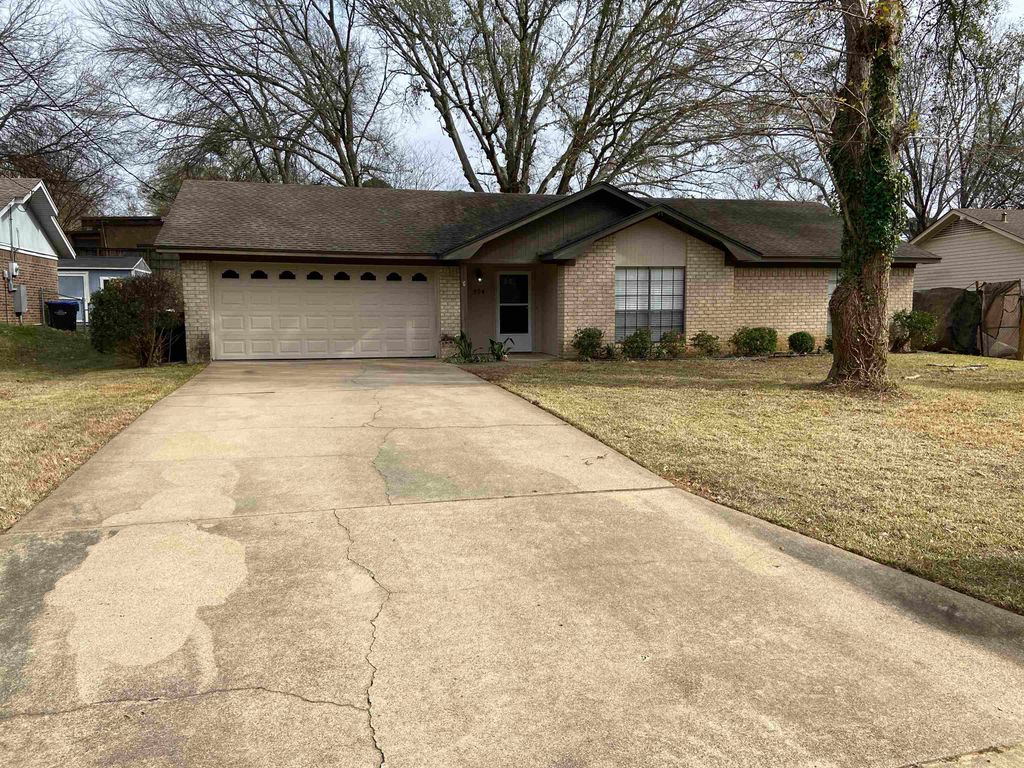 904 Victoria Dr., Longview, TX 75604