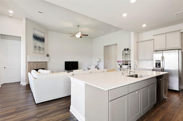 50 Wyatt Oaks Drive, The Woodlands, TX 77375