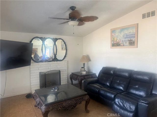 2949 Spruce St, Rialto, CA 92376