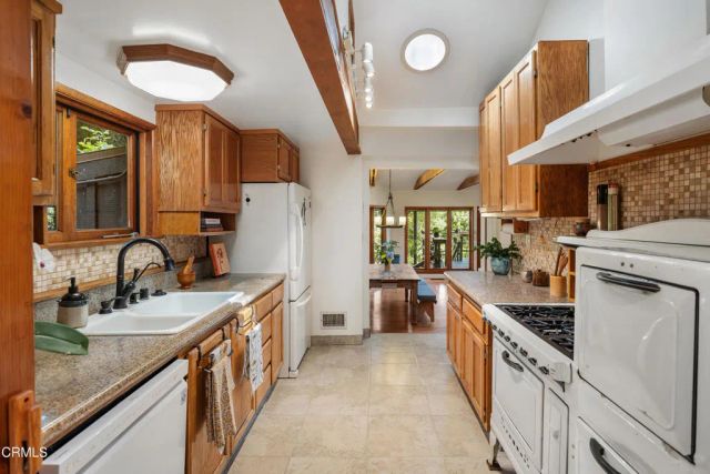 481 Woodland Drive, Sierra Madre, CA 91024