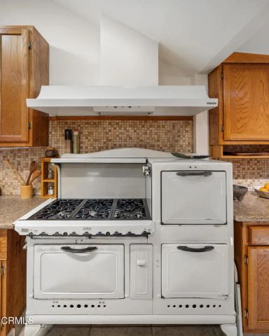 481 Woodland Drive, Sierra Madre, CA 91024